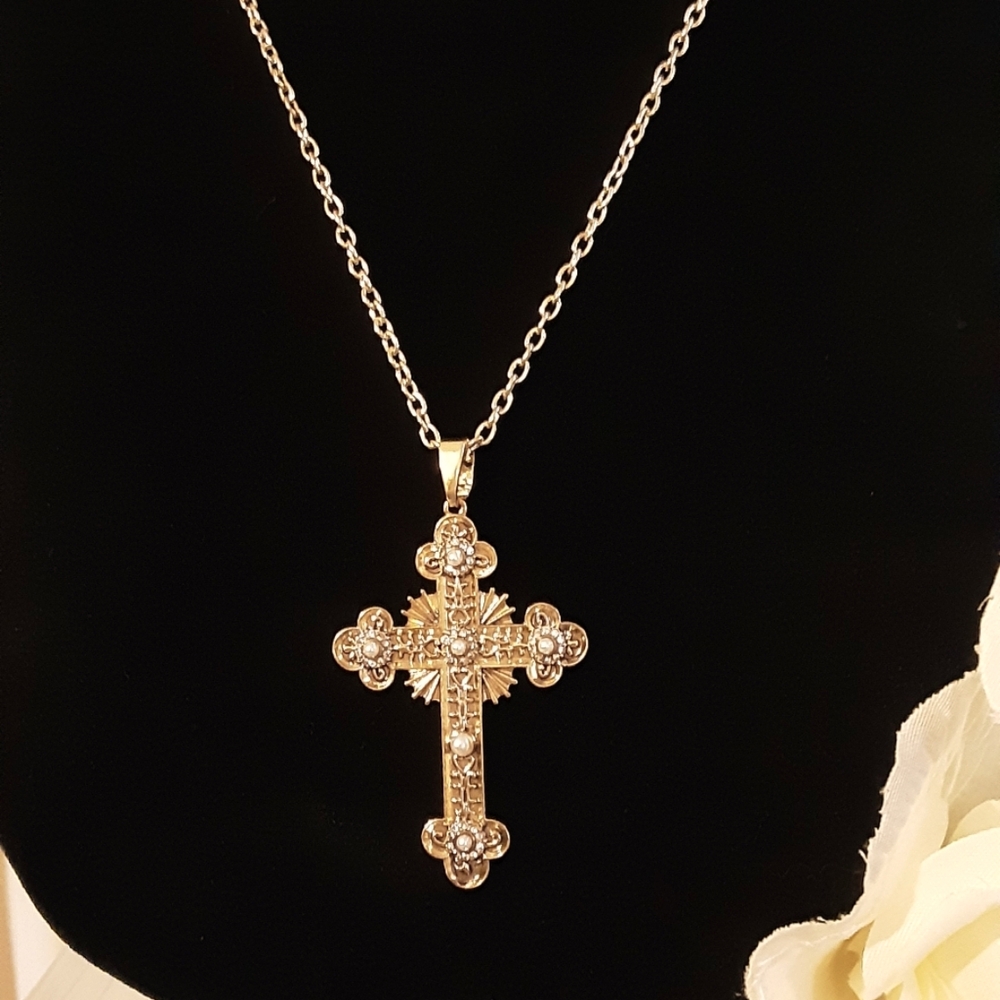 Handmade Goldtone Cross Pearl and Rhinestone Gold 25" Long Chain